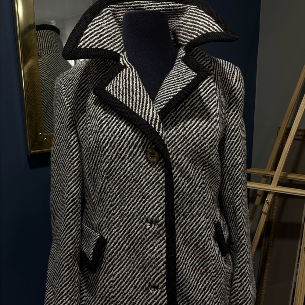 Stylish  vintage Black and White Women's pea Coat